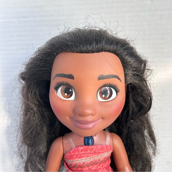 Disney Princess 14” singing/talking Moana Toddler Doll  with light up necklace - Picture 5 of 12
